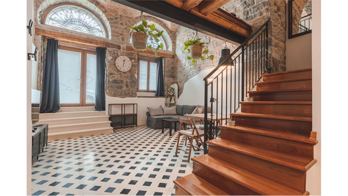 Al momento stai visualizzando Loft Ristrutturato a Due Passi dal Centro